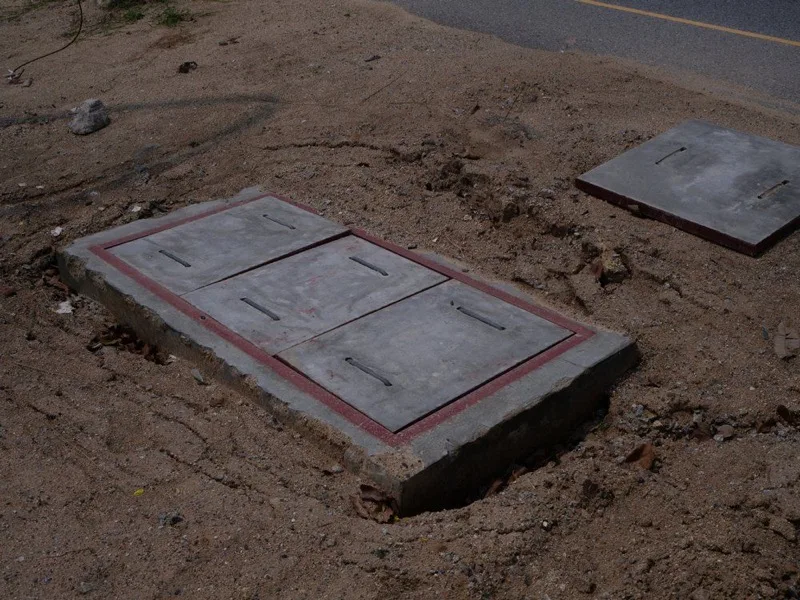 Exterior grease trap access covers
